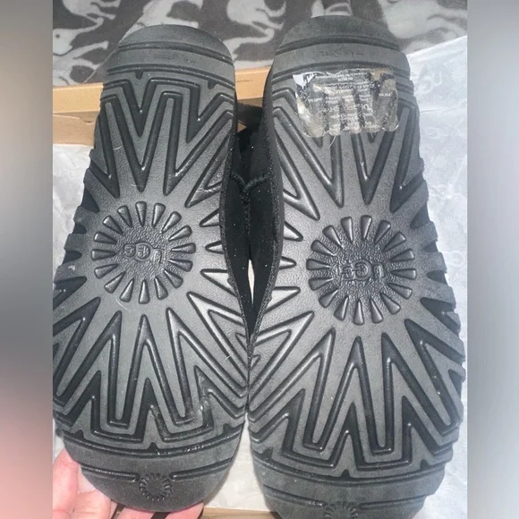 UGG‎ Mini Bailey Bow Glimmer Black Boots - Picture 7 of 14